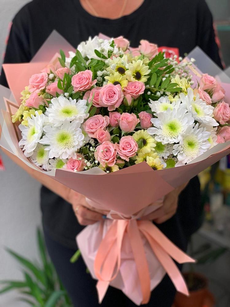 Букет цветов из: Розы и Хризантемы в Ферме