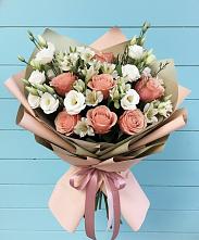 Букет цветов из:  Розы, Альстромерии и Лизиантусы в Ферме