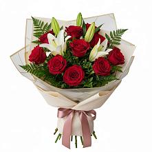 Букет цветов из:  Лилии и Розы в Ферме