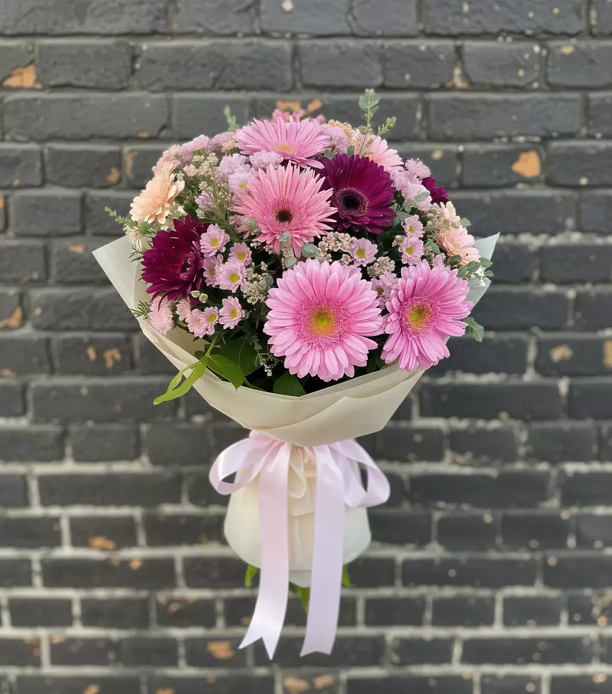 Букет цветов из: Герберы и Хризантемы в Ферме