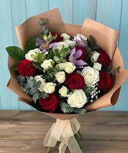 Букет цветов из:  Розы и Альстромерии в Ферме