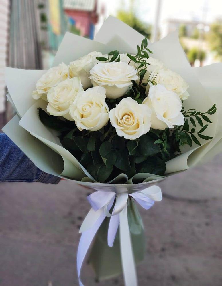 Букет Белые розы Проуд в Ферме