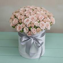 Цветочная композиция из Розы в шляпной коробке в Ферме