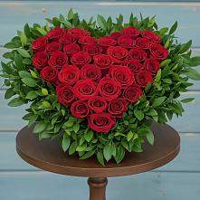 Цветочная композиция из Розы в виде сердца в Ферме