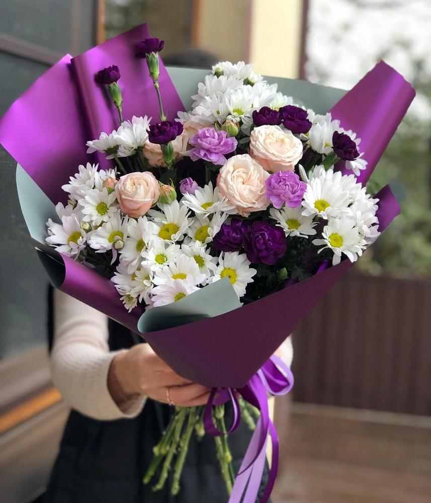 Букет цветов из: Хризантемы, Гвоздики и Розы в Ферме