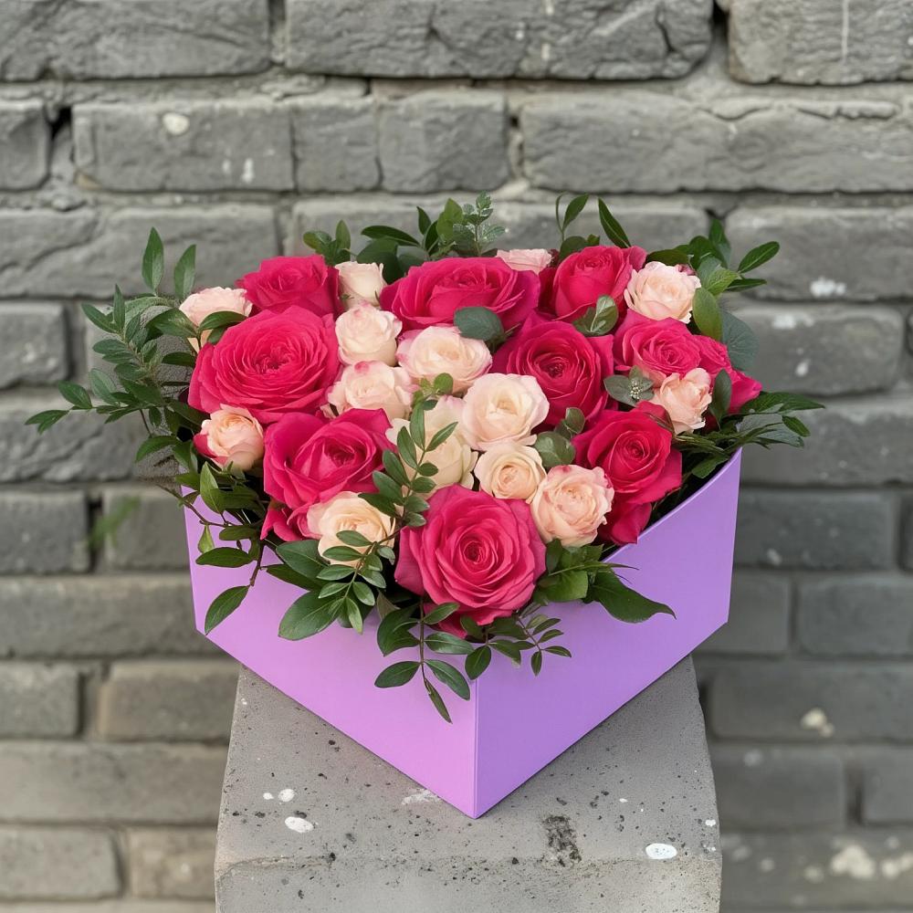 Цветочная композиция из Розы в коробке в Ферме