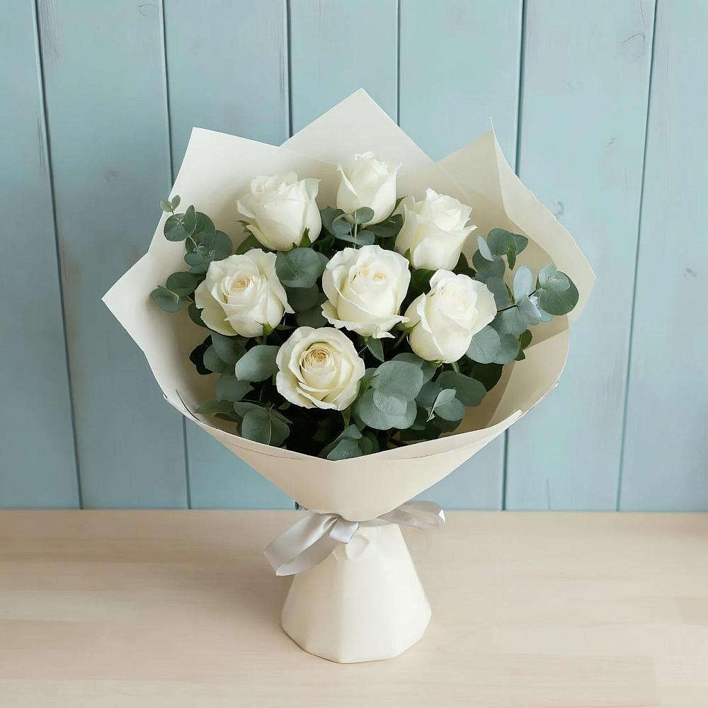 Букет Белые розы в Эвкалипте в Ферме