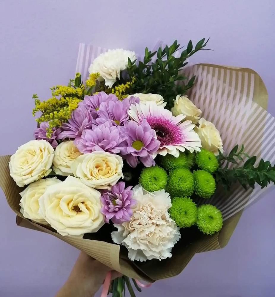 Букет цветов из: Хризантемы, Розы, Гвоздики и Герберы в Ферме