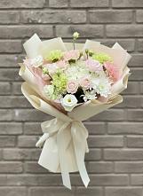 Букет цветов из:  Гвоздики, Розы, Лизиантусы и Хризантемы в Ферме