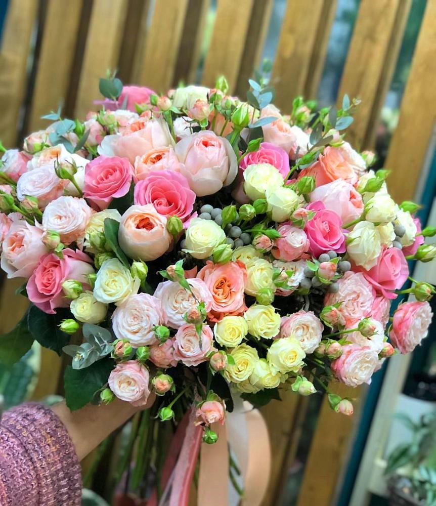 Букет цветов из: Розы в Ферме