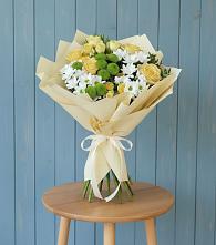 Букет цветов из:  Хризантемы и Розы в Ферме