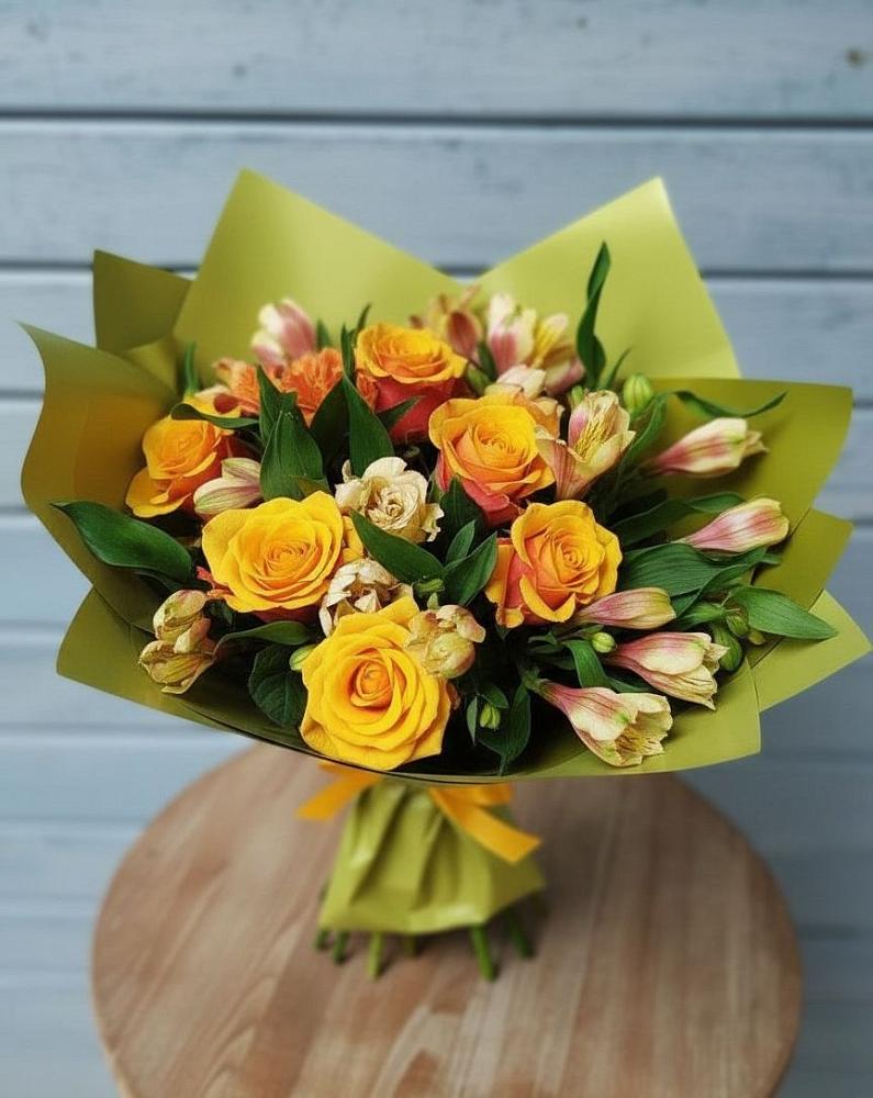 Букет цветов из: Альстромерии и Розы в Ферме
