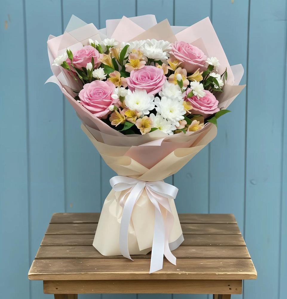 Букет цветов из: Гвоздики, Орхидеи и Розы в Ферме