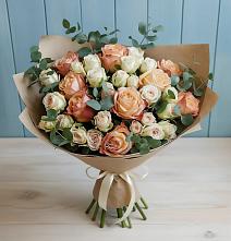 Букет цветов из:  Альстромерии и Розы в Ферме