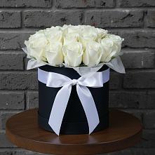 Цветочная композиция из Розы в шляпной коробке в Ферме